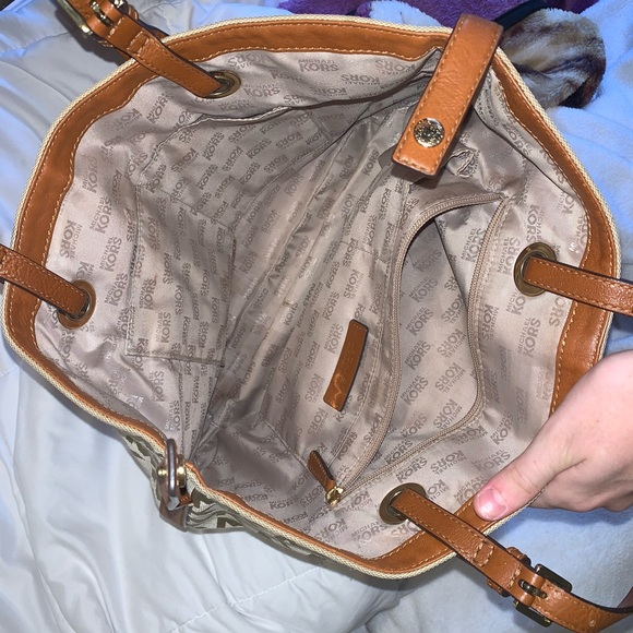 Michael Kors Designer Tote Purse Shoulder Bag - Picture 3 of 3